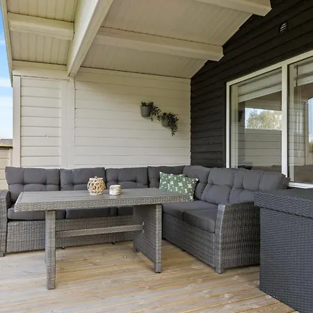 3 Bedroom Beautiful In Sydals