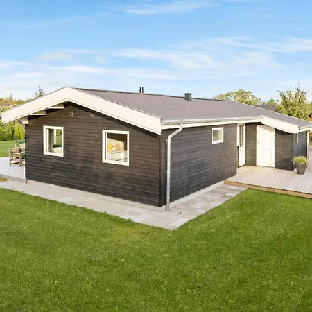 Holiday home 3 Bedroom Beautiful In Sydals Nedre Lysabild
